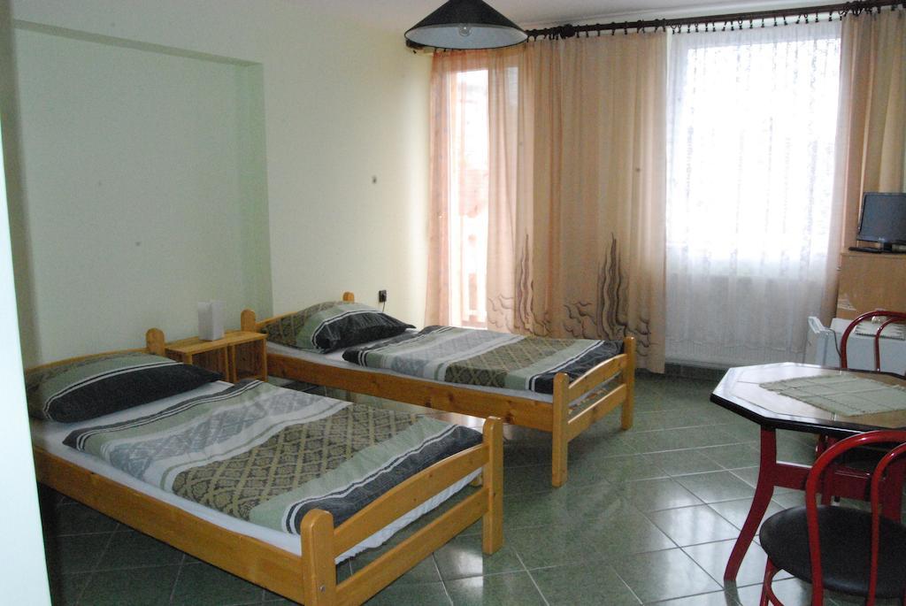 Karavan Panzio Hotell Kecskemét Rom bilde