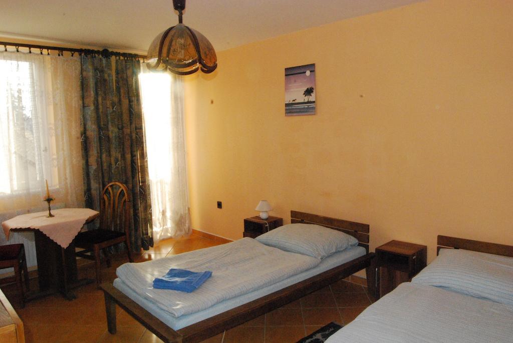 Karavan Panzio Hotell Kecskemét Rom bilde