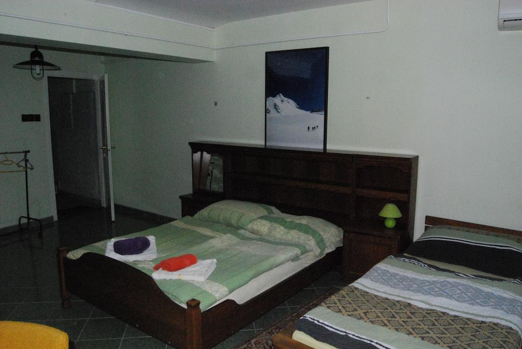 Karavan Panzio Hotell Kecskemét Rom bilde