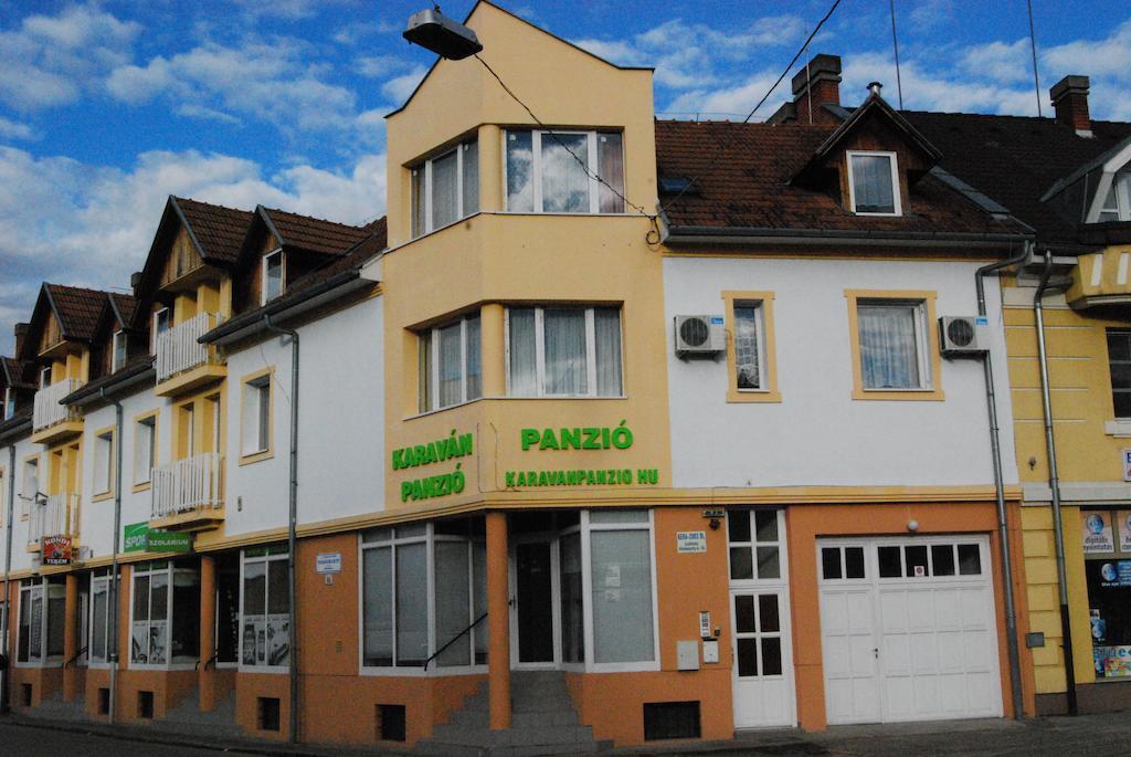 Karavan Panzio Hotell Kecskemét Eksteriør bilde